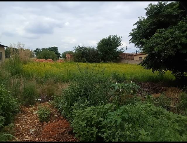 1,044M² VACANT LAND FOR SALE IN KOOKRUS